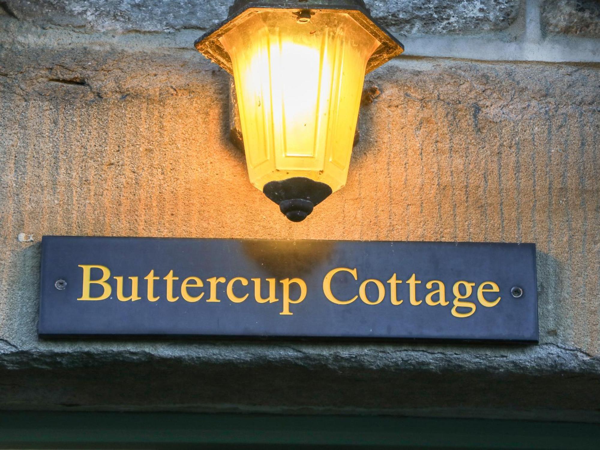 Buttercup Cottage Castleton  Bagian luar foto